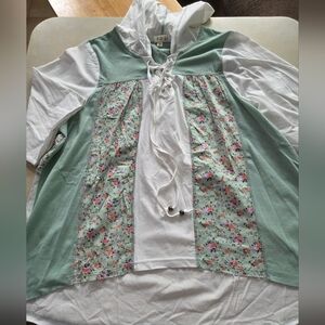 NWOT POL MISSES SZ MEDIUM  Lace-Up Mixed Fabric short Sleeve Hoodie